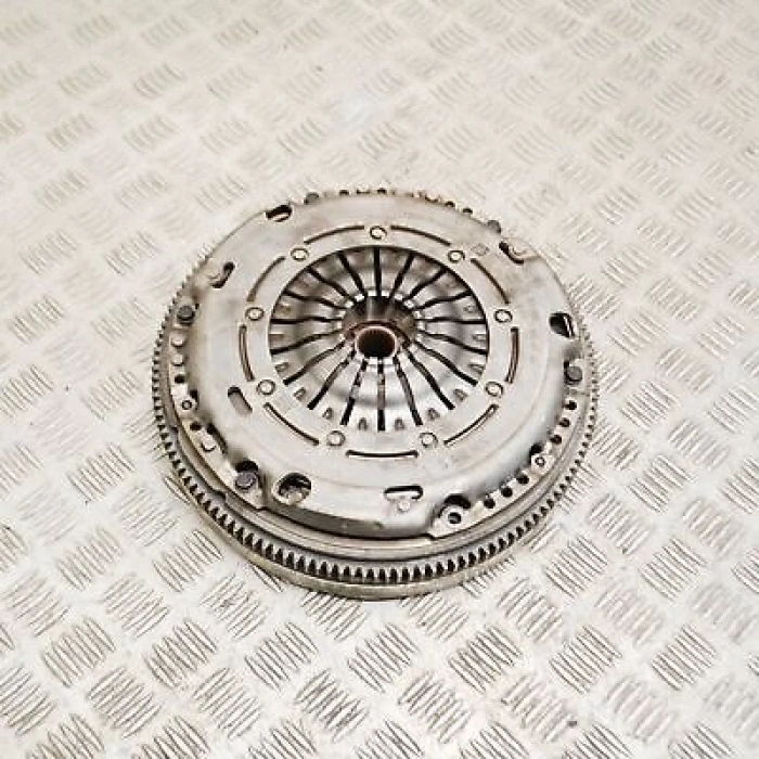 Vw Golf7-Golf8-T-Roc- A3 Leon-Octavia Dada-Dpca-Dxdb 1,5 Tsı 2017- Debriyaj Seti 3000970130 (Oem No:04E141016J)