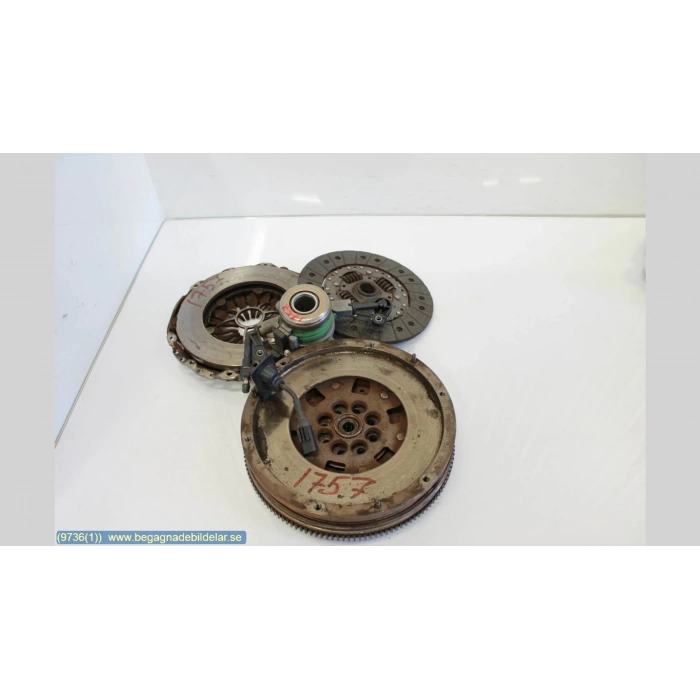 Vw Crafter Bjk-Bjm 2,5 Tdı 2006-2012 Volanlı Debriyaj Seti Otomatik (415 0337 10 + 624 3310 09 + 0B8141671) (Oem No:076105266B)