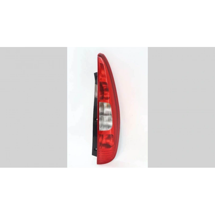 Japon Colt (Z3) 5 Kapi Benzin-Dizel 2004-2008 Stop Lambası Sağ  (Oem No:Mn186270)