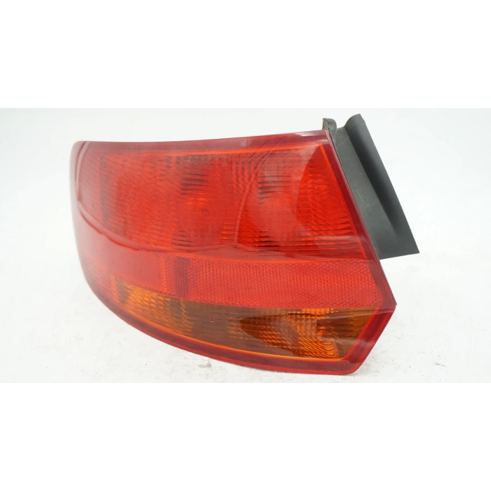 Vw A3 2004-2010 Stop Lambası Dış Sol 4 Kapı (Oem No:8P4945095)