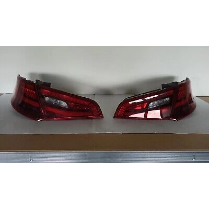 Vw A3 2013- Stop Lambası Dış Sağ Hatchback (Oem No:8V4945096)