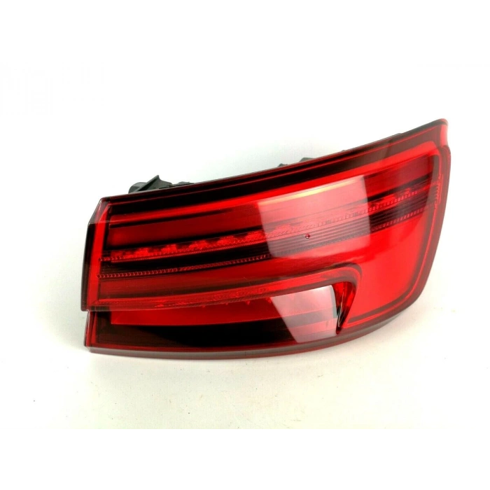 Vw A3 2016- Stop Lambası Dış Sağ Sedan-Ledlı (Oem No:8V5945092)