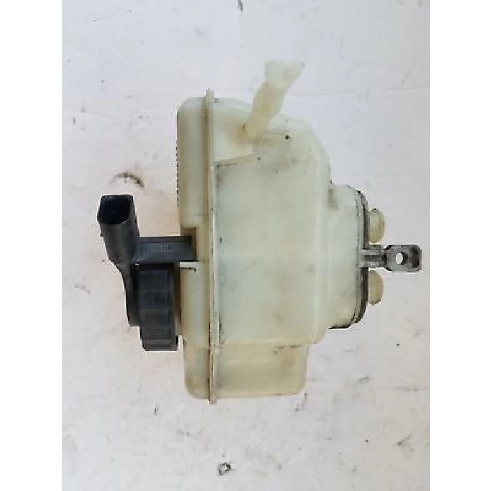 Vw Golf5-Golf6-Jetta-Passat-Caddy- A3 Leon  2004-2013 Fren Hidrolik Yağ Deposu 114 008 (Oem No:1K1611301C)