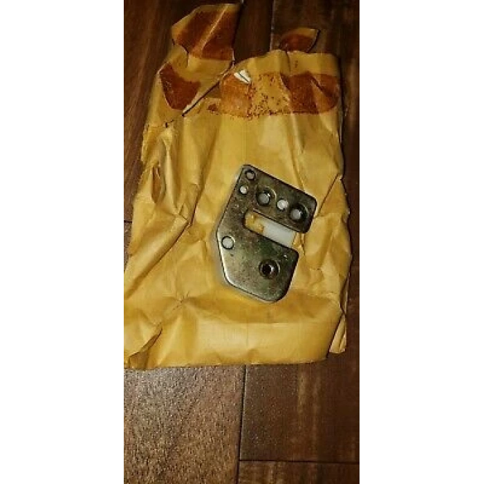 Kapı Kilit Karşılığı R9 / R11 Sağ (Oem No:7700756701)