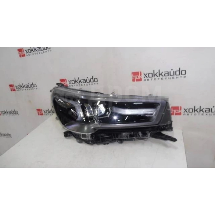 Far Hilux 2020 Sonrası Ledli Siyah Sağ (Oem No:81110Yp080)