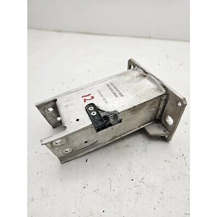 Tampon Destek Demiri A4 / A5  2008 2015 Ön Sol (Oem No:8K0807133D)