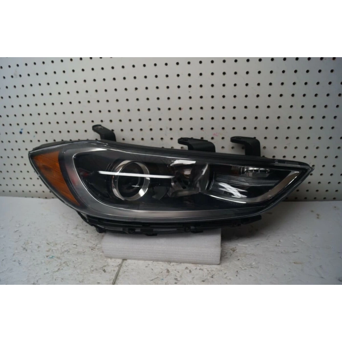 Far Elantra 2016-2018 Elektrikli Ledsiz Sağ (Oem No:92102F2000)