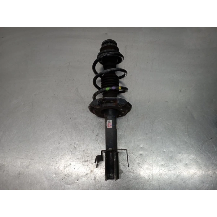 Renault Taliant/Sandero/Logan  2020- Amortisör Ön  (Oem No:543028508R)