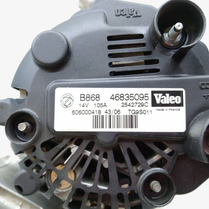 Fiat Dobloııı/Fıorio/G.Pu 1,3 Mjt 2007- Alternatör 12 V  105A (Oem No:46835095)