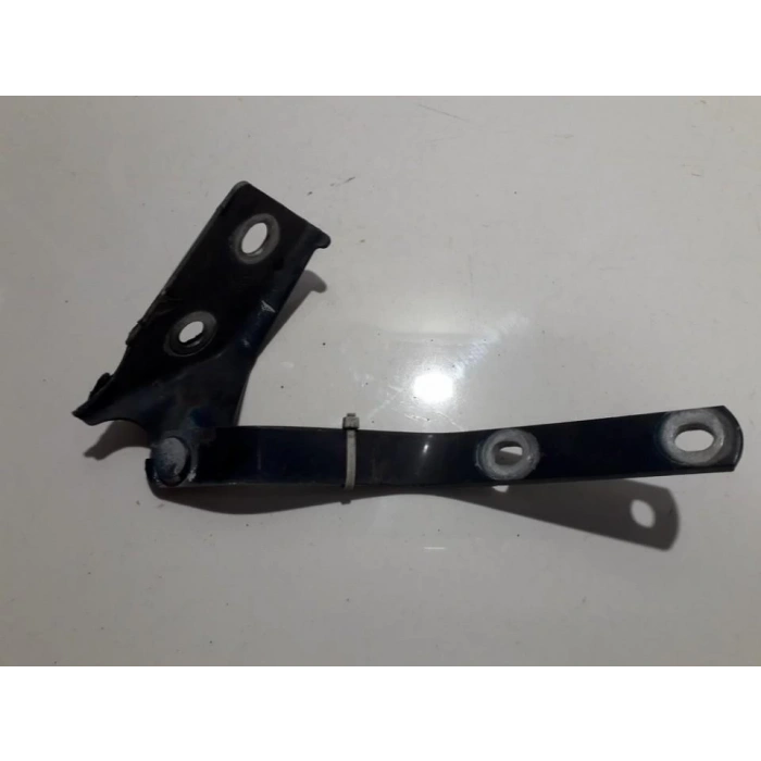 Kaput Menteşesi Polo 1997-2000 Sağ (Oem No:6N0823301)