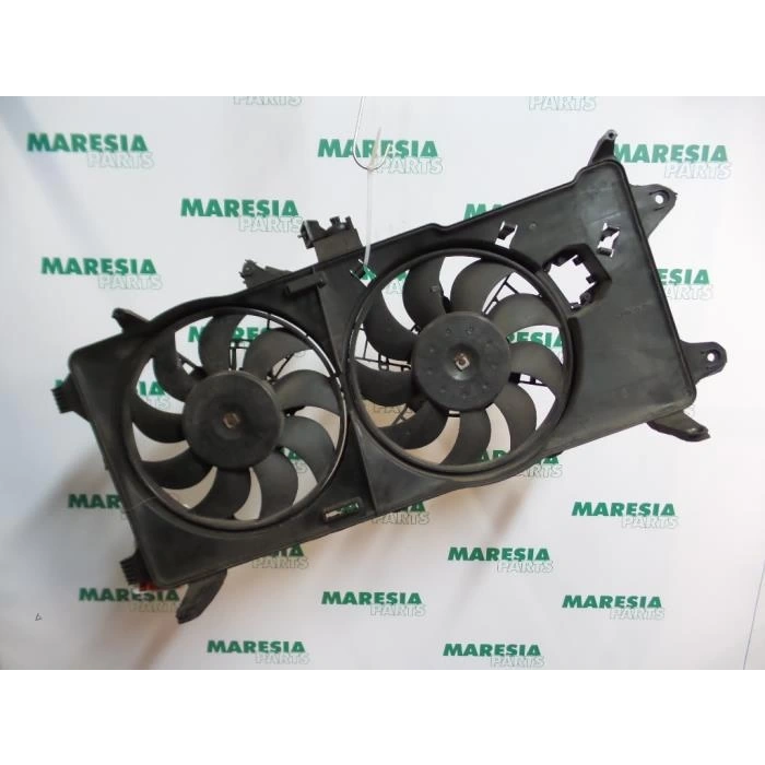 Fiat Doblo- 2006-2010  Radyatör Fan Davlumbazı Komple (Klimasız/Motorlu) (Oem No:51738799)