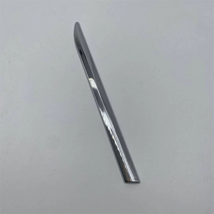 Mercedes E Class- E Class- 2013-2016  Ön Çamurluk Bandı Nikelajlı Sağ (Tw) (Oem No:2126904482)