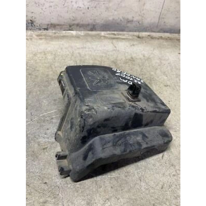 Renault Clio- 4- Hb- 2013-2016  Sigortakutusu Kapağı Üst (Oem No:243829068R)