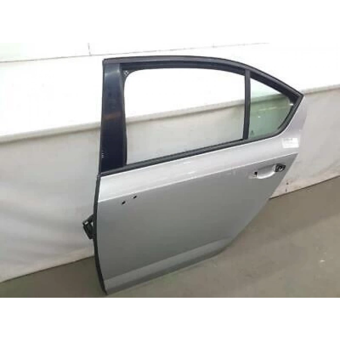 Skoda Octavia- 2017-2019  Arka Kapı Komple Sol (Oem No:5E5833051A)