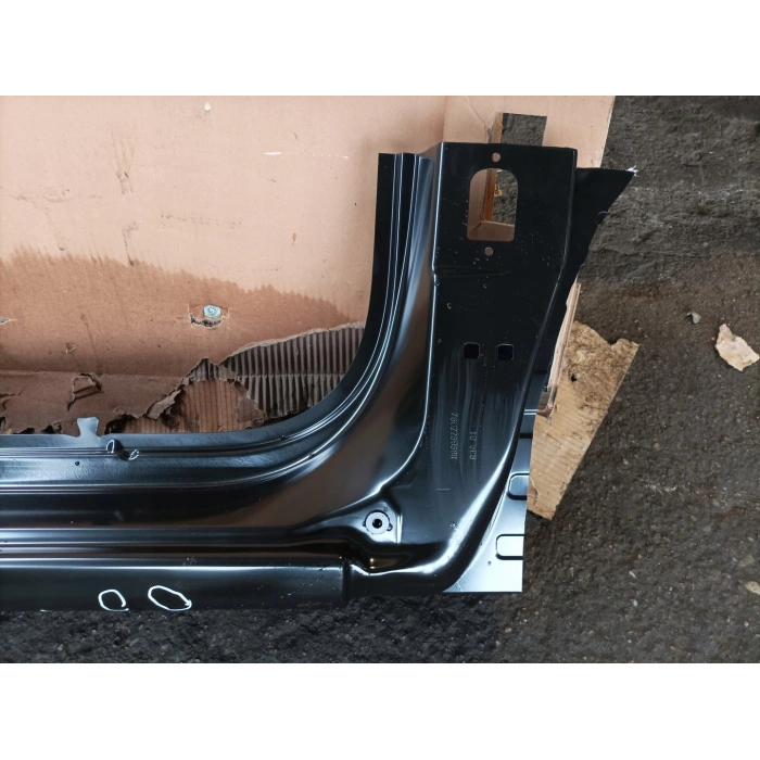 Renault Clio- 4- Sport Tourer- 2013-2016  Marşpiyel Sacı Sağ (Oem No:764604943R)