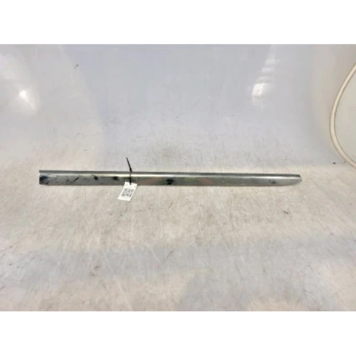 Renault Clio- 5- Hb- 2020-2023  Ön Kapı Bandı Sol Nikelajlı (Oem No:808D19850R)