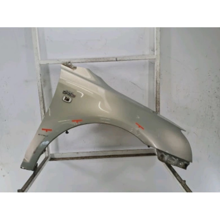 Çamurluk Avensis 2003-2005 Ön Sağ   Delikli (Oem No:5381105020)