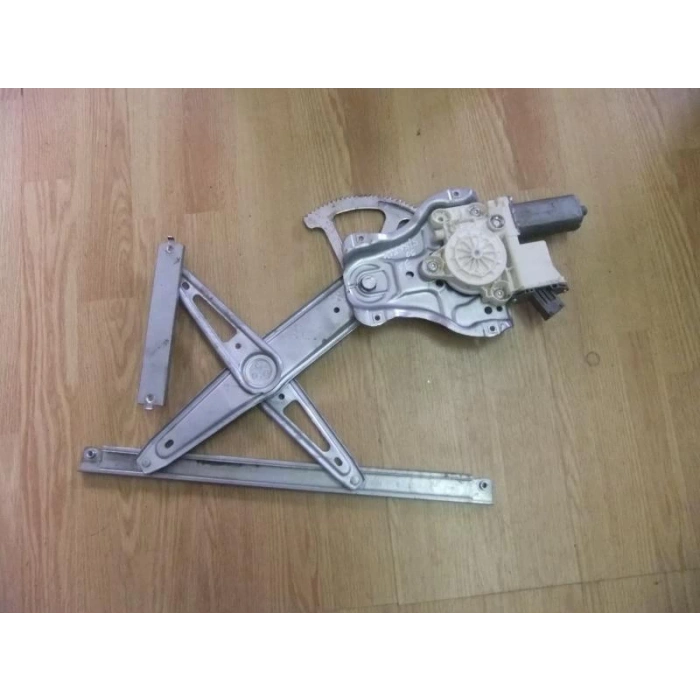 Japon Avensıs 2001-2009 Cam Krikosu Ön Sol  (Oem No:6982005050)