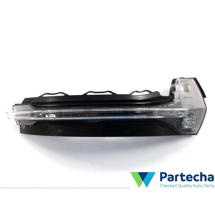 Vw A3 2013-2020 Ayna Sinyali Sağ  (Oem No:8V0949102)