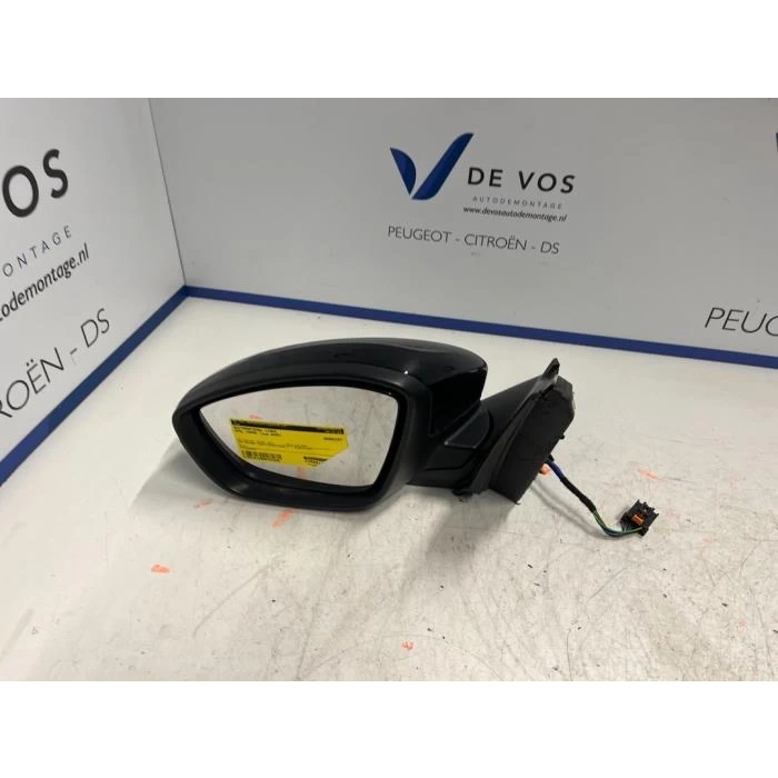 Opel Corsa F 2019- Dış Dikiz Aynası Sol Elle Katlanır Ve LedLı Lamba (Oem No:983767411T)