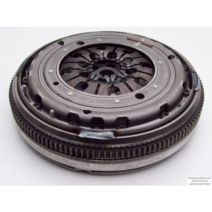 Debriyaj Seti Sabit Volanlı Transporter T4 1997-2003 2.5 Tdı Acv (Oem No:074105264E)