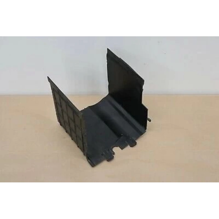 Akü Sehpası Akü Yan Plastiği Sol Vw Golf5-Golf6-Golf7-Jetta-Passat-Caddynan2004- (Oem No: 1K0915335B)