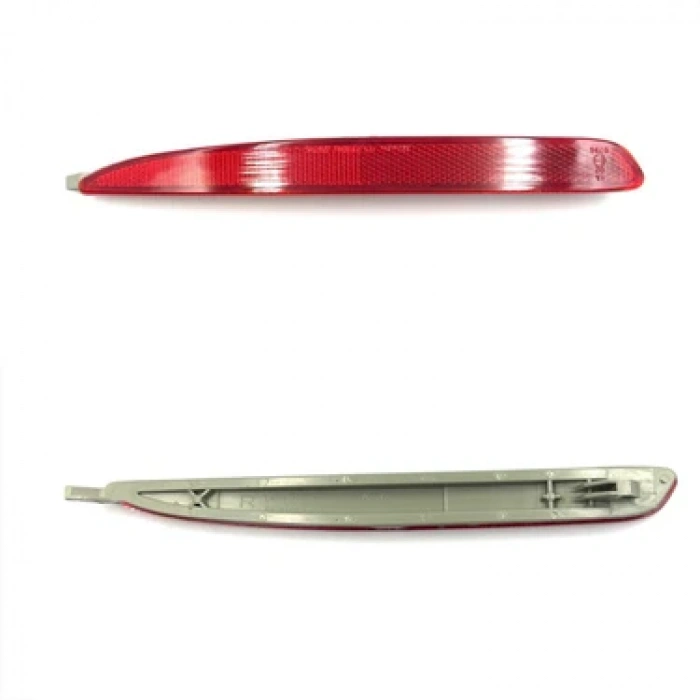 2003-2006 Mazda 6 Sd Arka Tampon Reflektörü Sağ Kırmızı