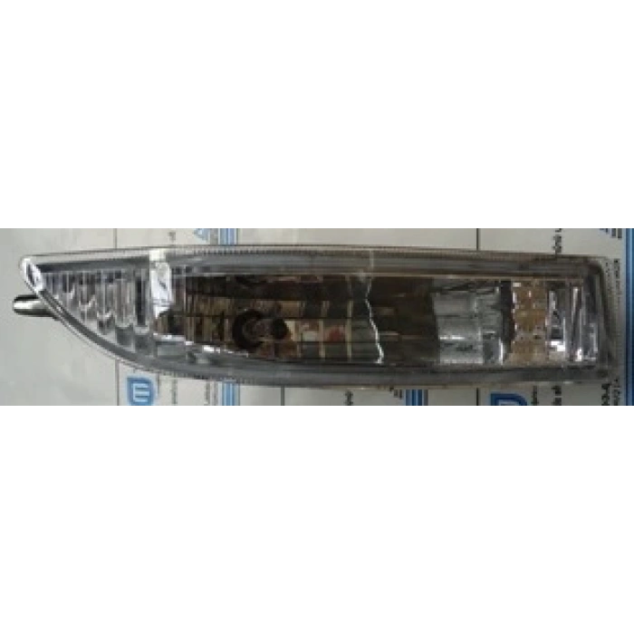 toyota corolla- zze121- 2002-2004  sis lambası sağ köselı tıp (hb4) (famella) Oem No (8121112150)