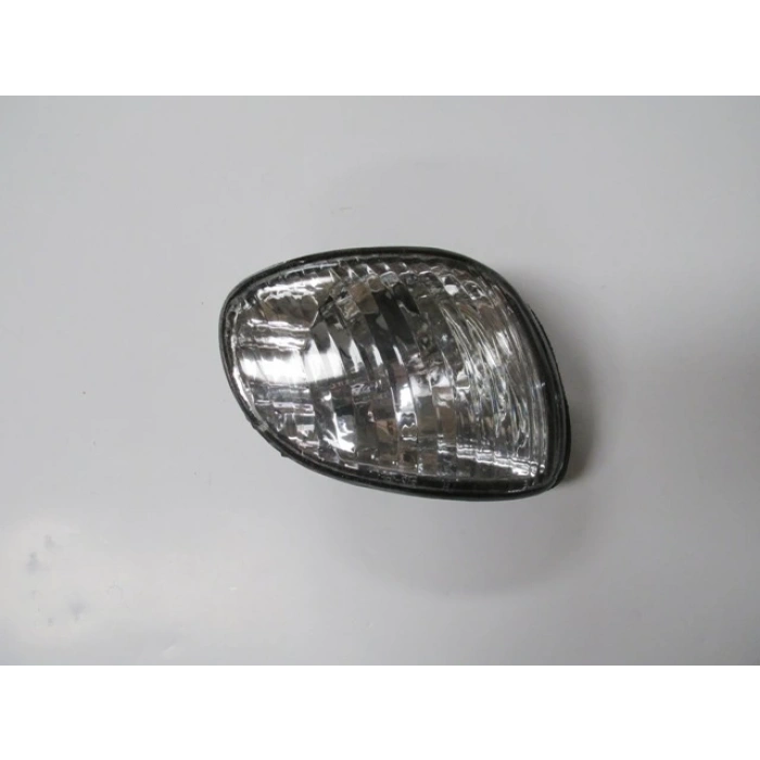 toyota corolla- zz111- 2000-2002  ön sinyal sağ seffaf beyaz (japon göz tıpı) (casp) Oem No (8151012890)