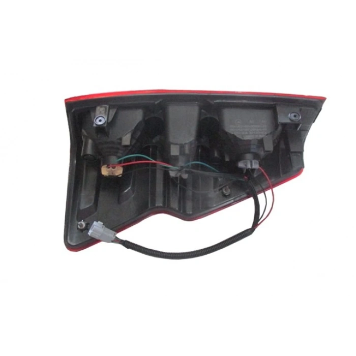 isuzu d m ax  pıck up- 2020-2024  stop lambası sağ duylu (kırmızı/beyaz) (tw) Oem No (8974882830)