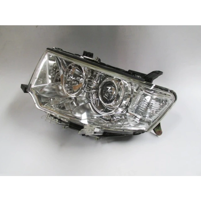 mitsubishi l200- pıck up- 2010-2015  far lambası sol manuel/merceklı (depo) Oem No (8301B357)