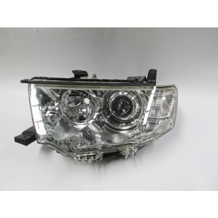 mitsubishi l200- pıck up- 2010-2015  far lambası sol manuel/merceklı (depo) Oem No (8301B357)