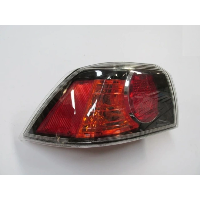 mitsubishi lancer- 2011-2016  dış stop lambası sol kırmızı/sarı (sıyah) (depo) Oem No (8330A623)