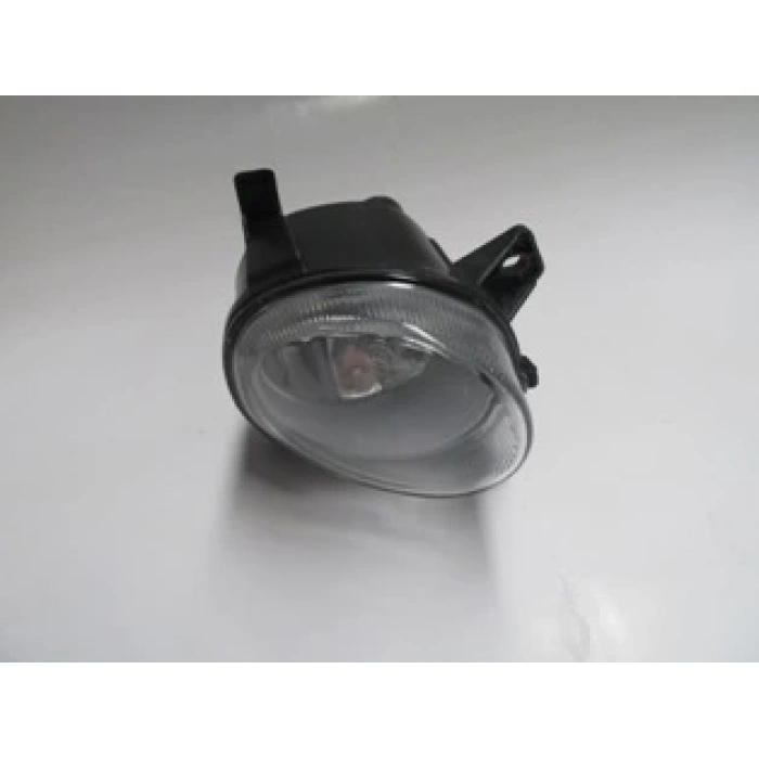 volkswagen passat cc- 2009-2012  sis lambası sağ yuvarlak (h11) (famella) Oem No (8T0941700)