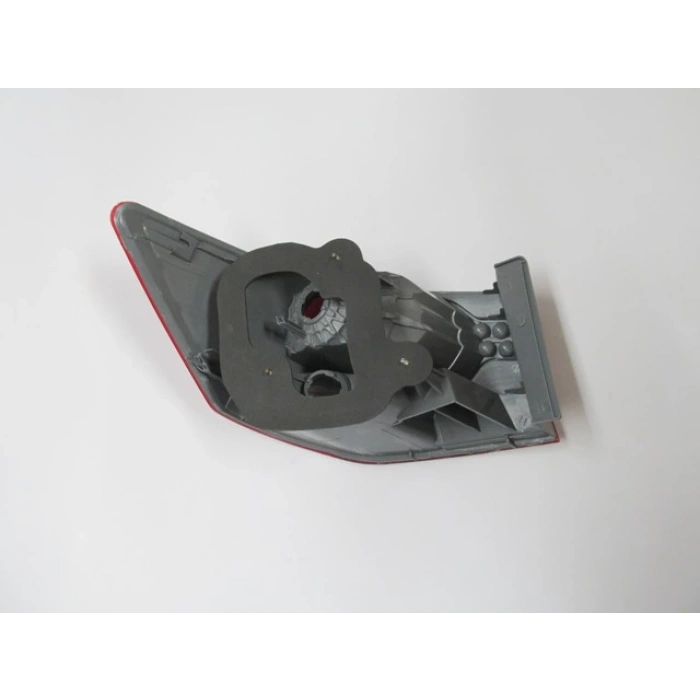 kia cerato- 2010-2011  dış stop lambası sağ kırmızı/beyaz (famella) Oem No (924021M020)