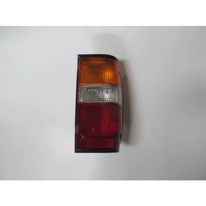 mitsubishi l200- pıck up- 1997-1998  stop lambası sağ sıyah sarı/beyaz kırmızı (depo) Oem No (MB527102)
