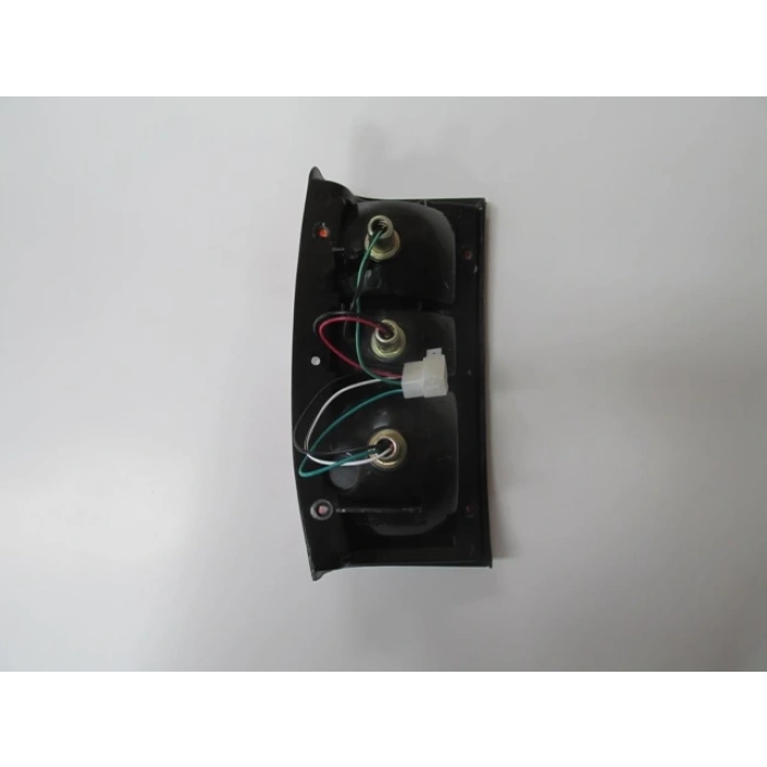 mitsubishi l200- pıck up- 1997-1998  stop lambası sağ sıyah sarı/beyaz kırmızı (depo) Oem No (MB527102)