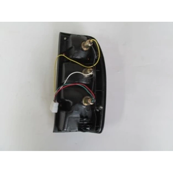 mazda b2 500  pıck up- 2001-2003  stop lambası sol sarı/beyaz/kırmızı (aa motor) Oem No (UH7751160)