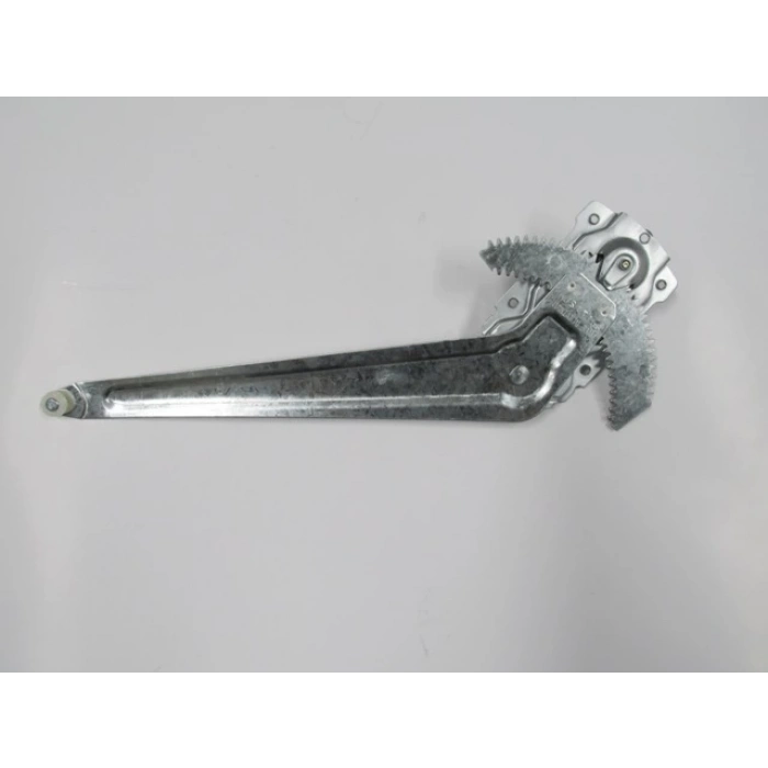 toyota hilux- pıck up ln 145  1998-2001   ön cam krikosu sağ manuel (hushan) Oem No (6980135130)