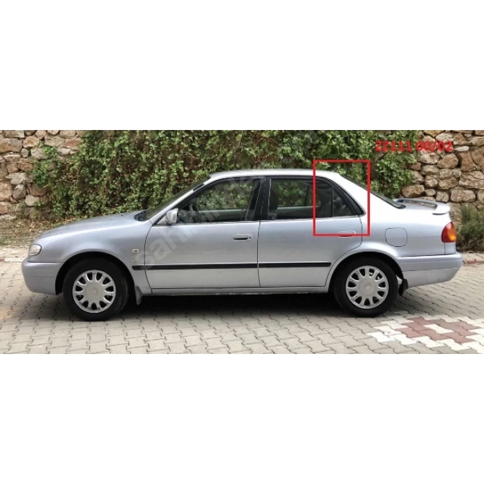 toyota corolla- zz111- 2000-2002  arka kapı çıtası (arka) sağ/sol set Oem No (7505612190)