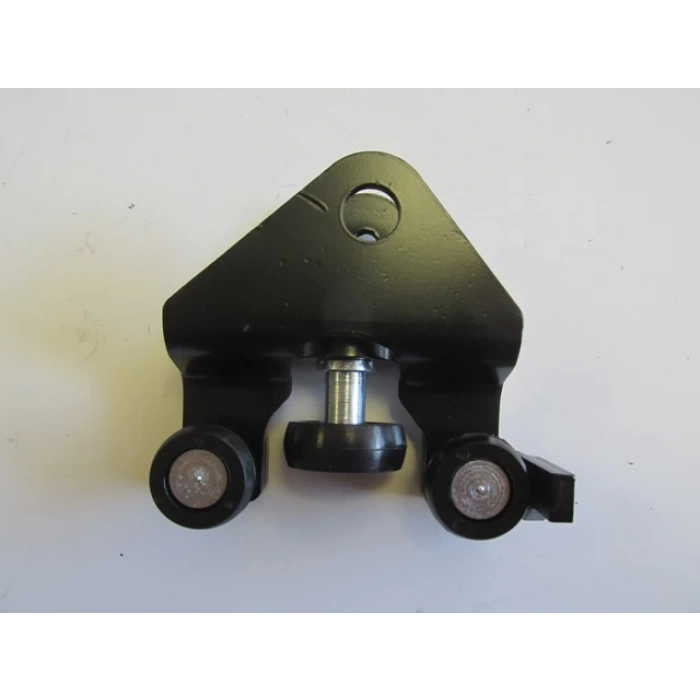 renault kangoo- 2- classıc- 2003-2012  sürgülü kapı alt ray bağlantısı ucu sağ Oem No (8200202728)