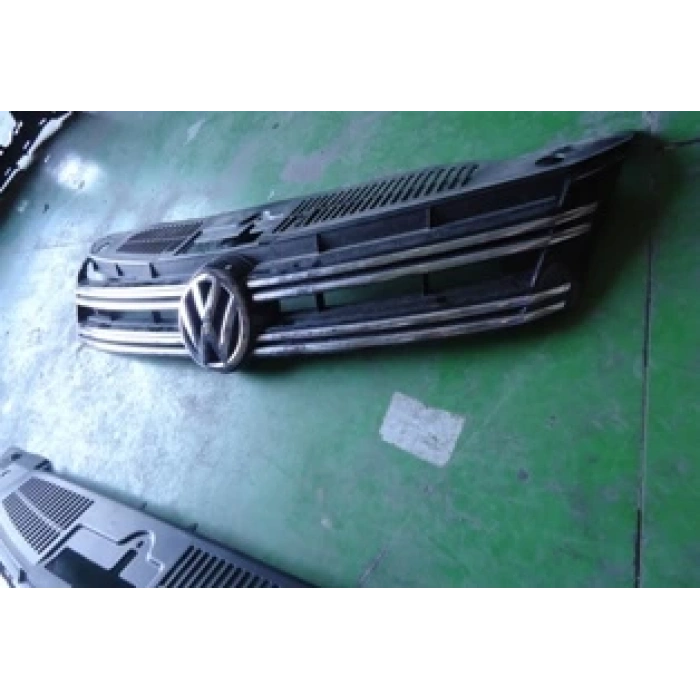volkswagen tiguan- 2012-2013  ön panjur (nıkelaj çıtalı) Oem No (5ND853653)