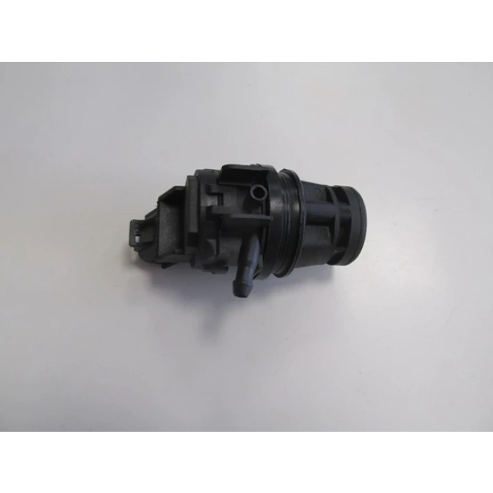 toyota corolla- e150- 2007-2013  cam su bıdonu motoru (12v) Oem No (853300F010)
