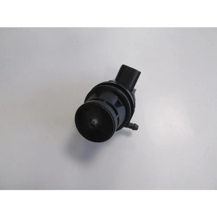 toyota corolla- e150- 2007-2013  cam su bıdonu motoru (12v) Oem No (853300F010)