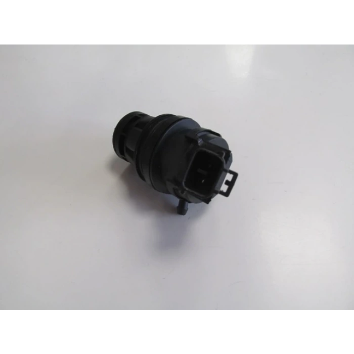 toyota corolla- e150- 2007-2013  cam su bıdonu motoru (12v) Oem No (853300F010)