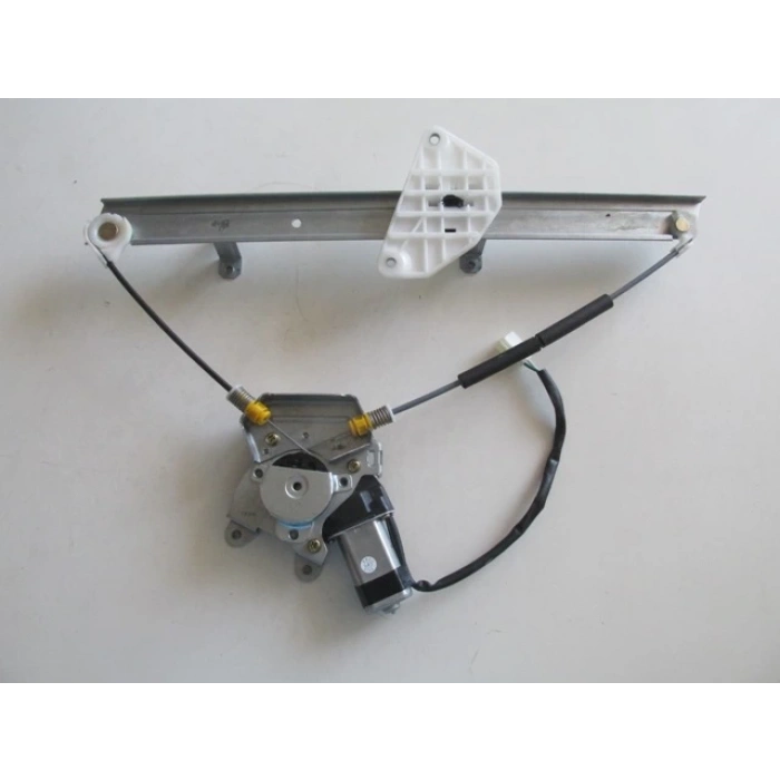 mitsubishi canter- fe515- 1998-2006  ön cam krikosu sağ elektrikli/motorlu 2fıs 12 volt (fe511) Oem No (MK488224)