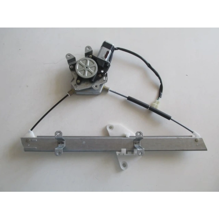 mitsubishi canter- fe515- 1998-2006  ön cam krikosu sağ elektrikli/motorlu 2fıs 12 volt (fe511) Oem No (MK488224)