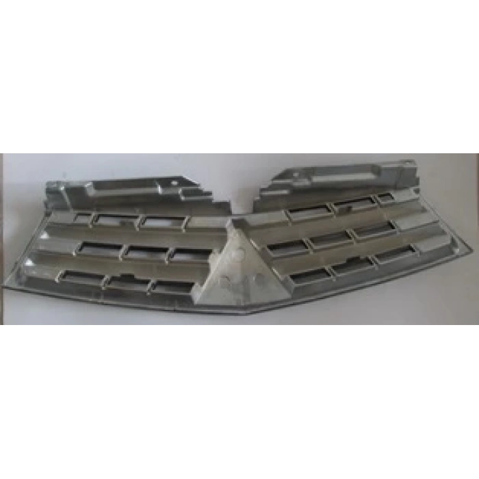 mitsubishi l200- pıck up- 2010-2013  ön panjur sıyah nıkelaj çıtalı (4x2 tek kabın)(tırnakları kırık))