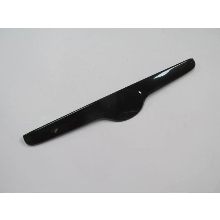 toyota corolla- zze121- 2002-2006  arka plaka lamba çıtası sıyah)