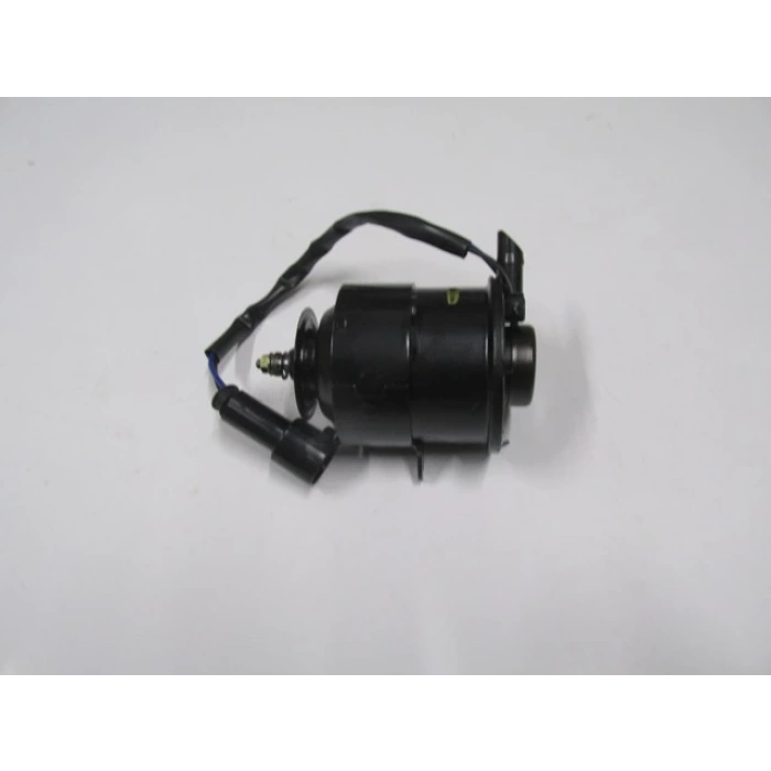 mazda 323- hb- 1990-1995  fan motoru 3 bağlantılı büyük tıp (oval) Oem No (F20115150A)